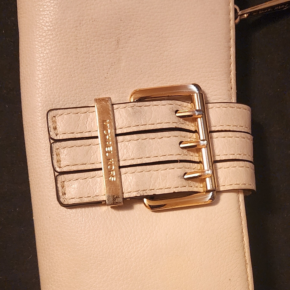 Michael Kors Cream Leather Wallet
